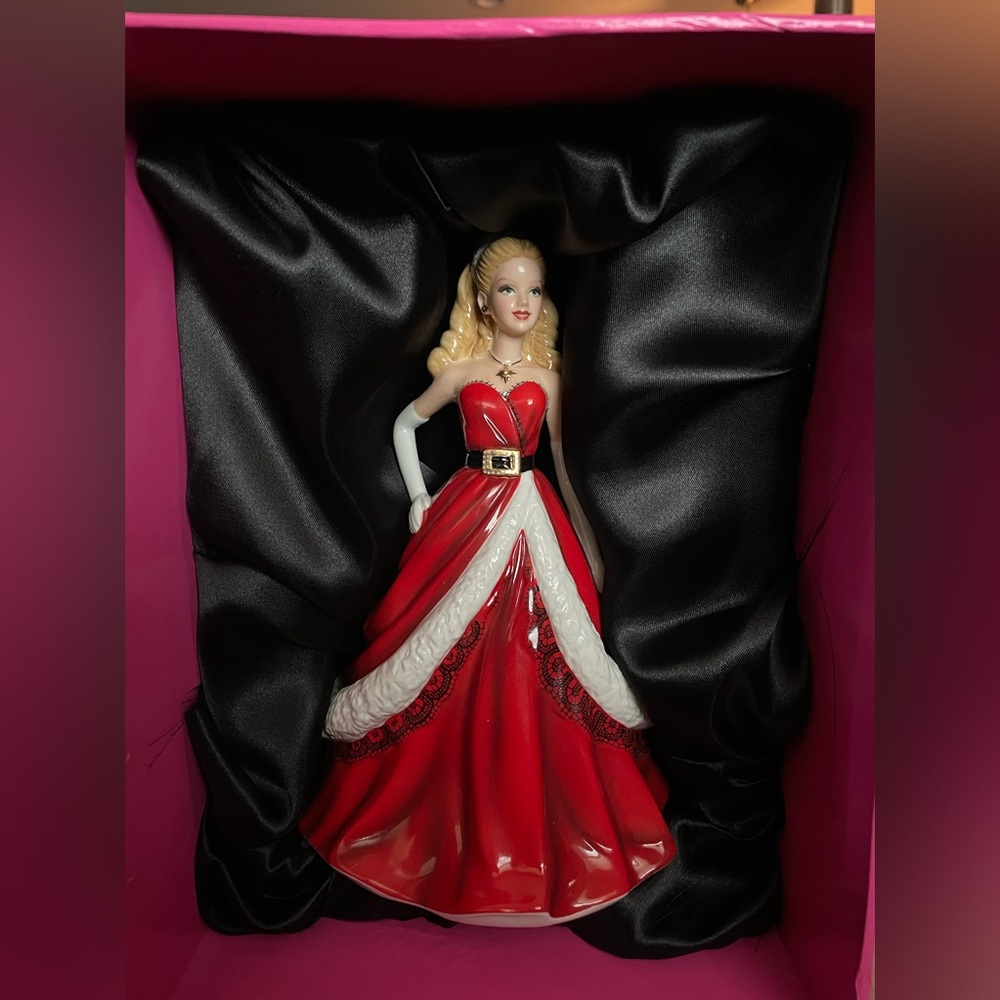 Royal Doulton Pretty Ladies Holiday Barbie. Limited  Edition New In Box
